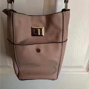 Soft Pink Leather Shoulder Bag with Gold Clasp